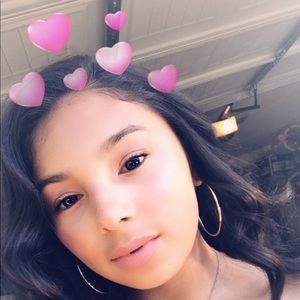 Meet your Posher, Alicia